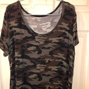 Camo short sleeve top